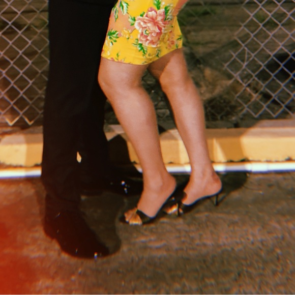 Manolo Blahnik® ♥︎ Mixed Media Kitten Heels ♥︎ - Picture 4 of 4